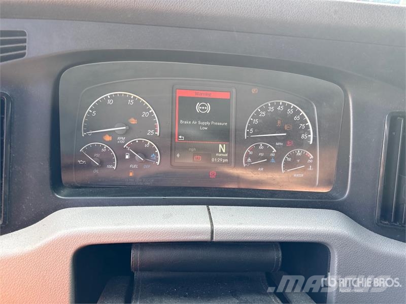 Freightliner Cascadia 126 Седельные тягачи