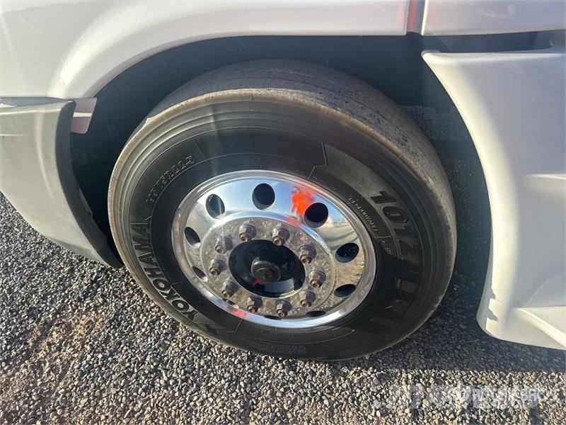 Freightliner Cascadia 125 6x4 T/A Sleeper Truck Tractor Седельные тягачи