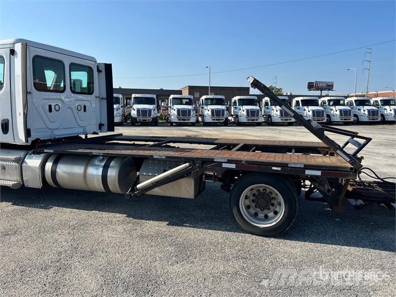 Freightliner Cascadia 113 4x2 Car Carrier Truck Camiones portavehículos