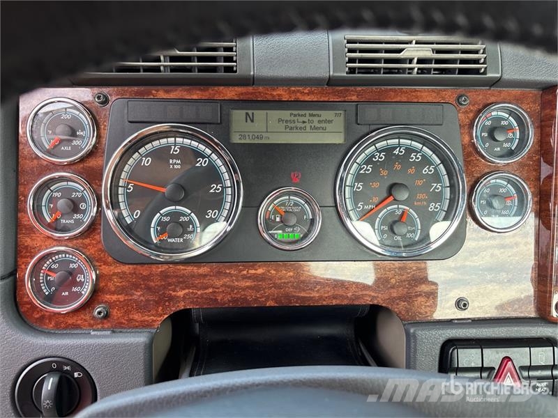 Freightliner Cascadia 113 Camiones portacoches