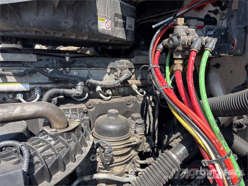 Freightliner Cascadia 126 6x4 T/A Sleeper Truck Tractor Tegljači