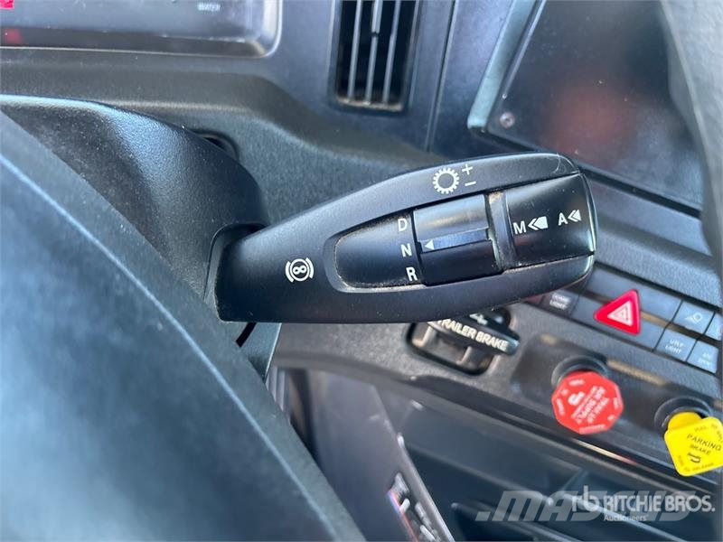 Freightliner Cascadia 126 Седельные тягачи