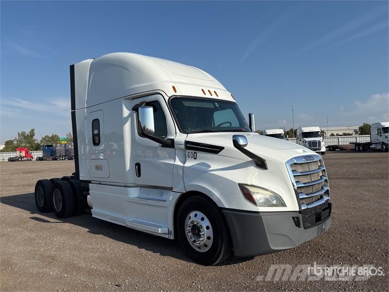 Freightliner Cascadia 126 6x4 T/A Sleeper Truck Tractor 트랙터 유닛
