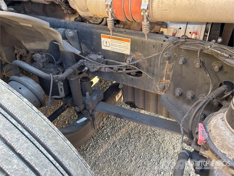 Freightliner Cascadia 126 6x4 T/A Sleeper Truck Tractor 트랙터 유닛
