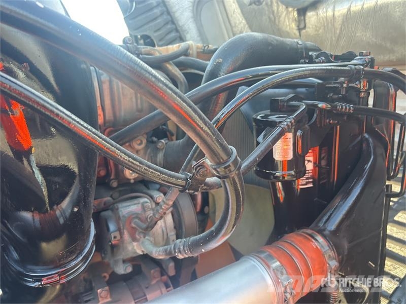 Freightliner Cascadia 125 6x4 T/A Sleeper Truck Tractor Седельные тягачи