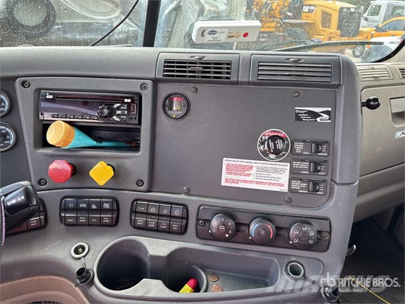 Freightliner Cascadia 125 Sadulveokid