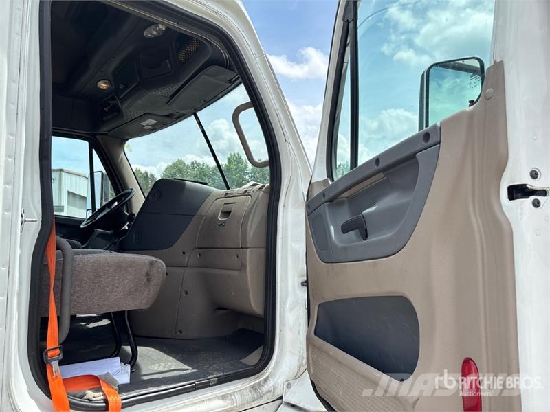 Freightliner Cascadia 113 牵引车