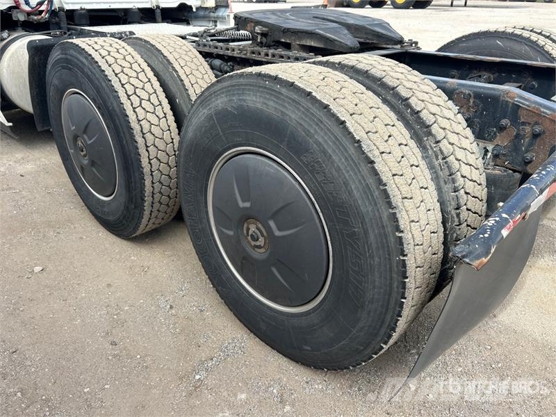 Freightliner Cascadia 126 Tractor Units