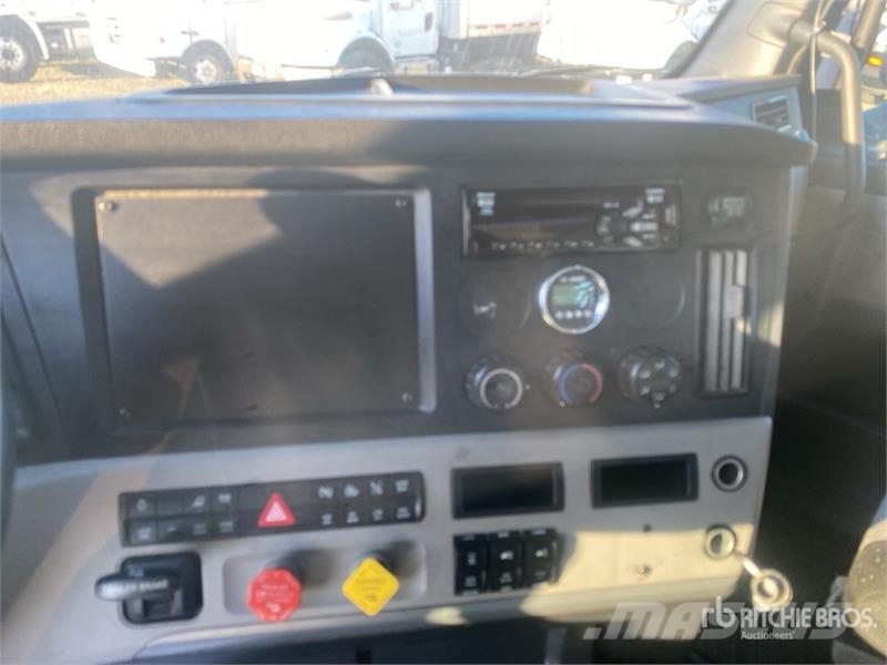 Freightliner Cascadia 126 Vilcēji