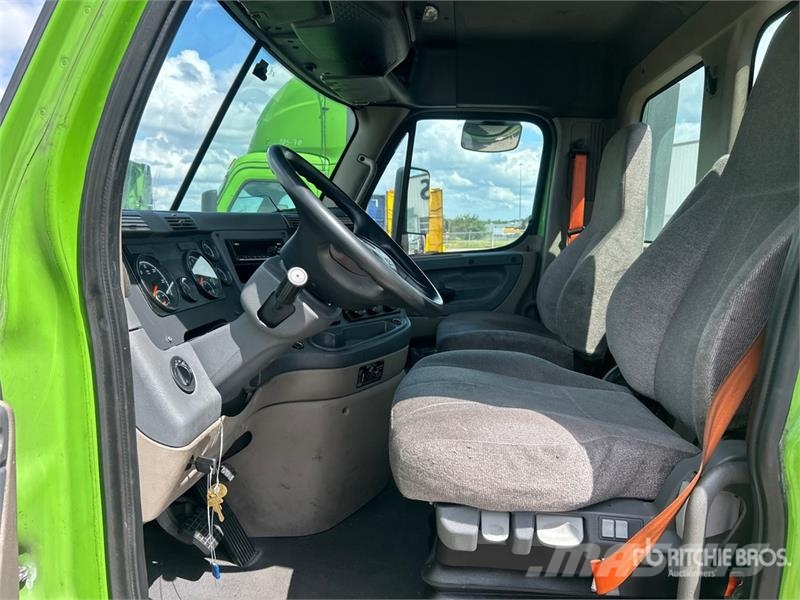 Freightliner Cascadia 113 Τράκτορες