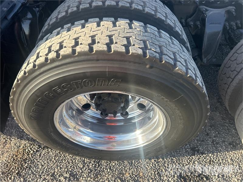 Freightliner Cascadia 125 6x4 T/A Sleeper Truck Tractor Седельные тягачи