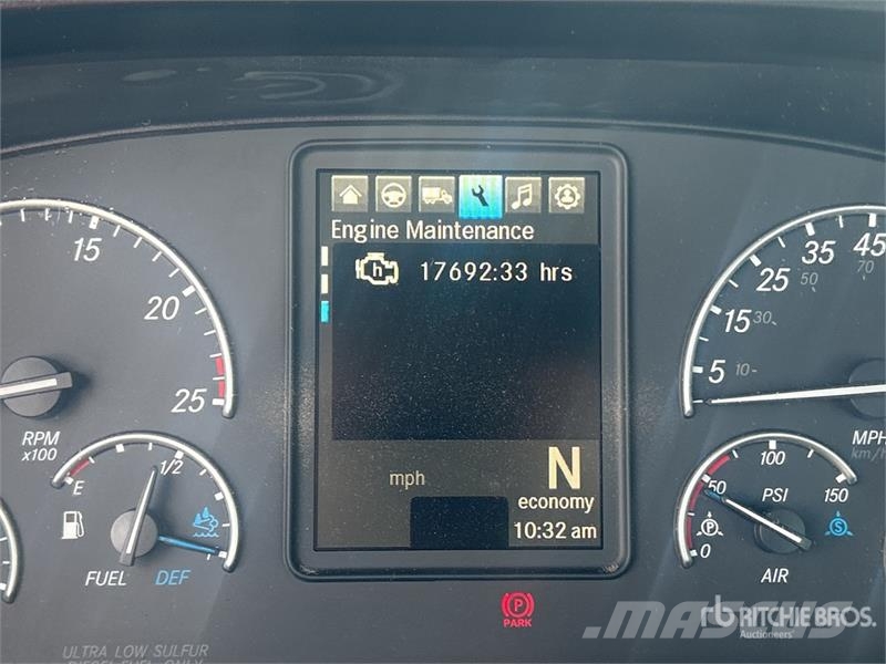 Freightliner Cascadia 116 中古トラクターヘッド | トレーラーヘッド