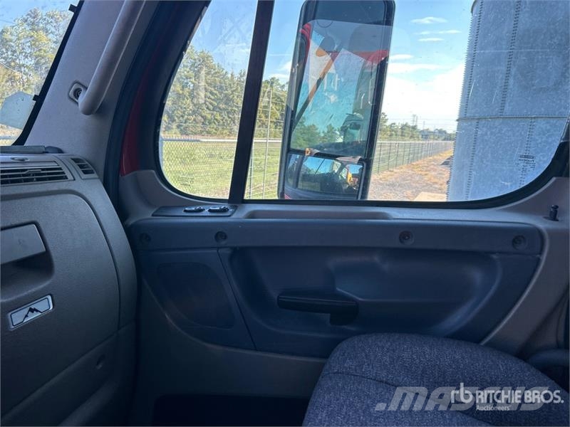 Freightliner Cascadia 125 Vilcēji