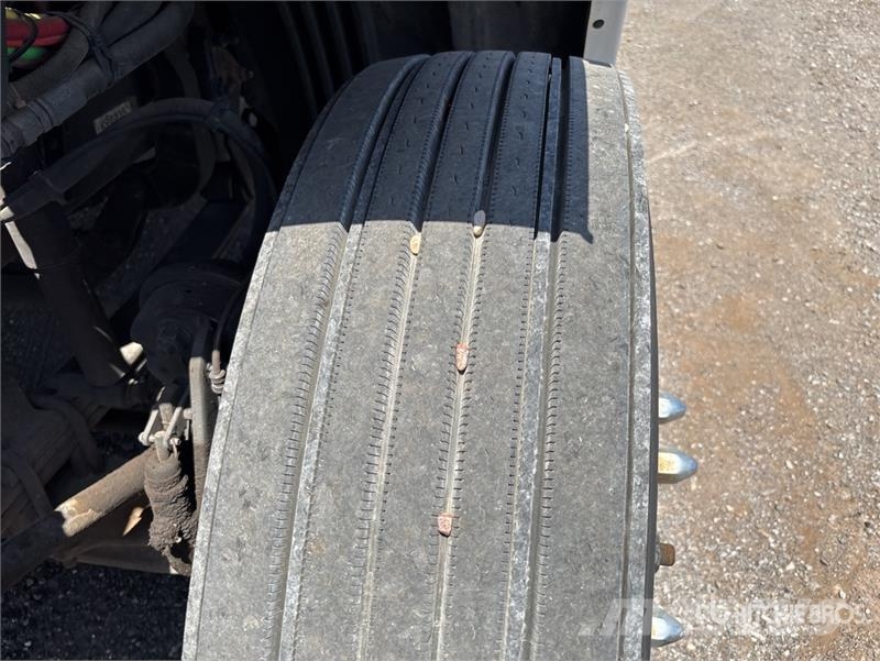 Freightliner Cascadia 113 Camiones portacoches