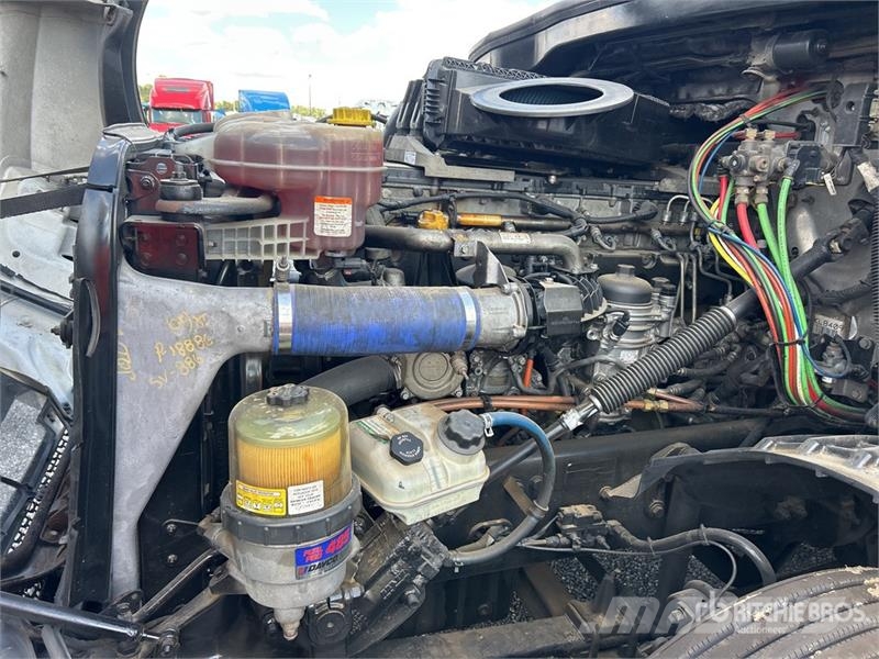 Freightliner Cascadia 126 6x4 T/A Sleeper Truck Tractor (Inoper Autotractoare