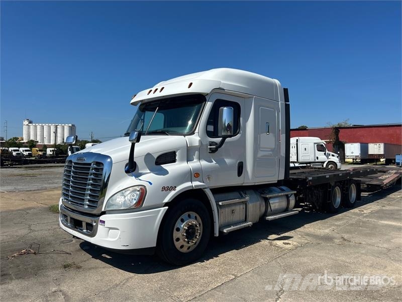 Freightliner Cascadia 113 6x4 Sleeper Car Carrier Truck Autovežiai