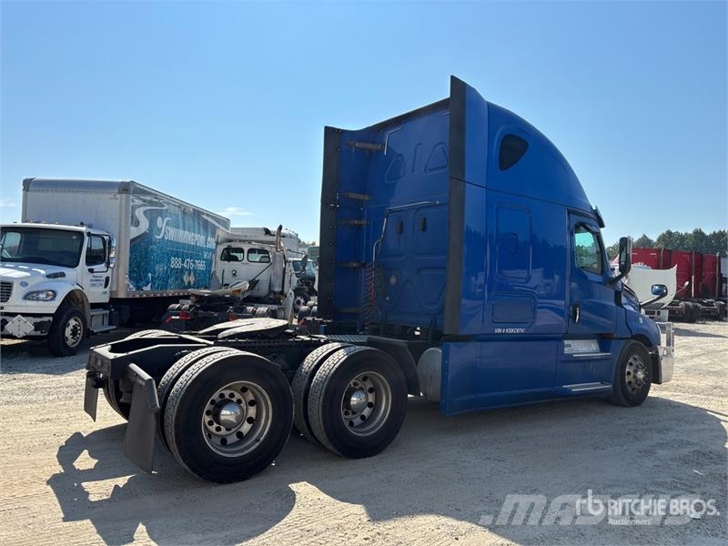 Freightliner Cascadia T/A Sleeper Truck Tractor 6x4 T/A Sleeper Tractor Units