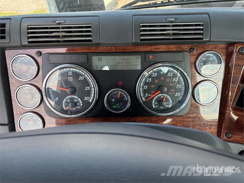 Freightliner Cascadia 113 Camiones portacoches