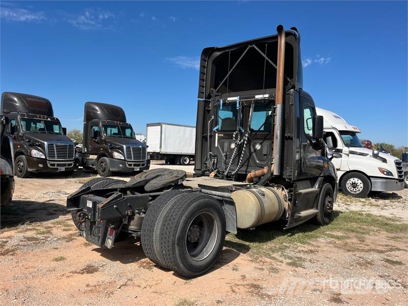 Freightliner Cascadia 113 Седельные тягачи