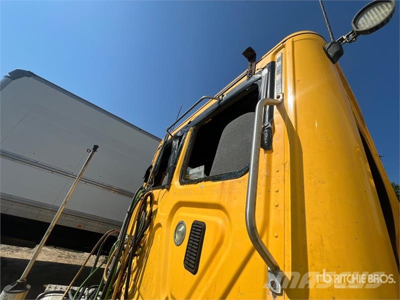 Freightliner Cascadia 113 Truck Tractor Units