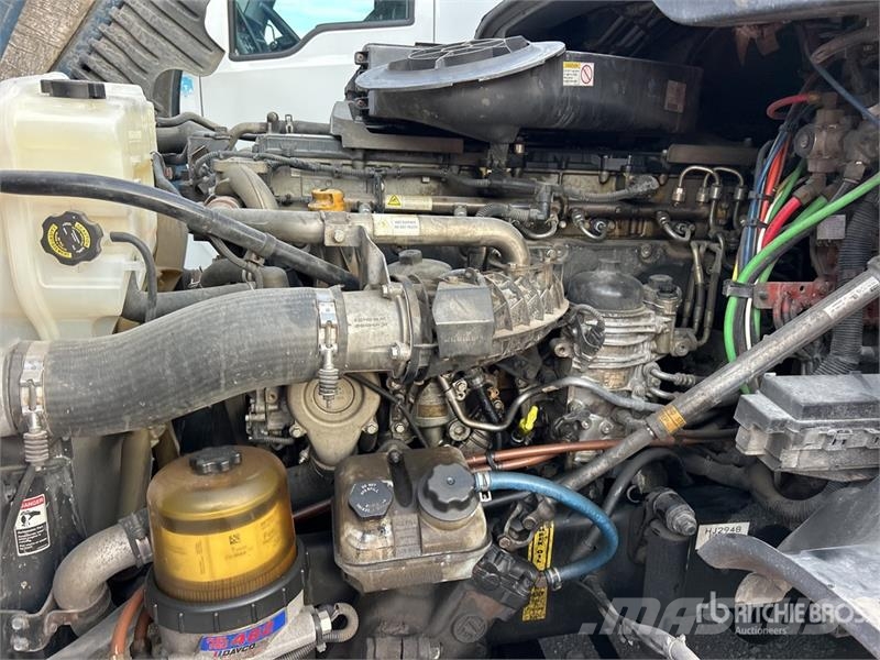 Freightliner Cascadia 125 6x4 T/A Sleeper Truck Tractor Traktorske jedinice