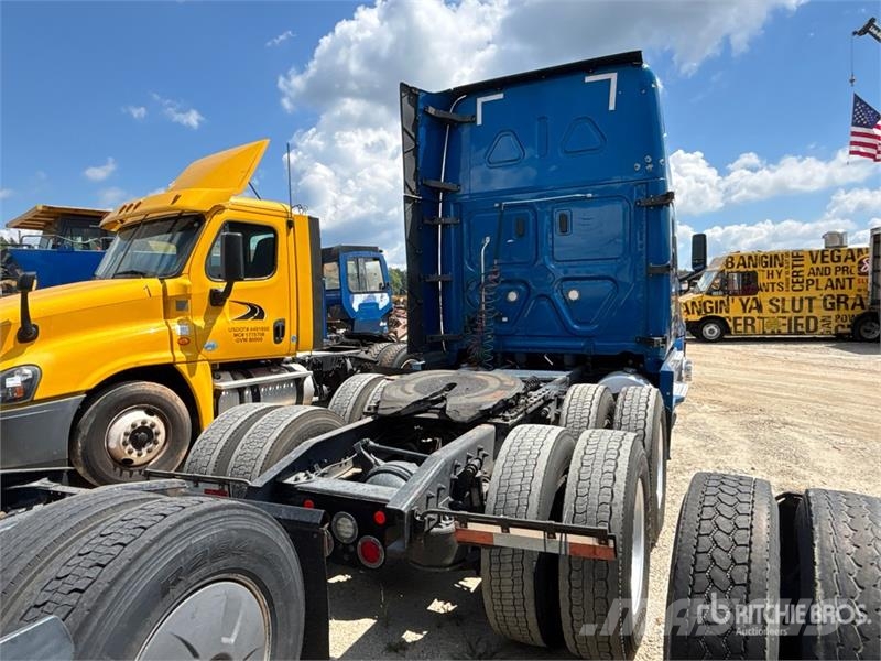 Freightliner Cascadia 126 6x4 T/A Sleeper Truck Tractor (Inoper Τράκτορες