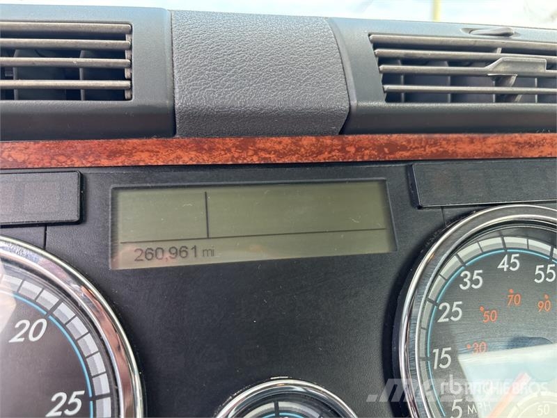 Freightliner Cascadia 113 Camiones portacoches