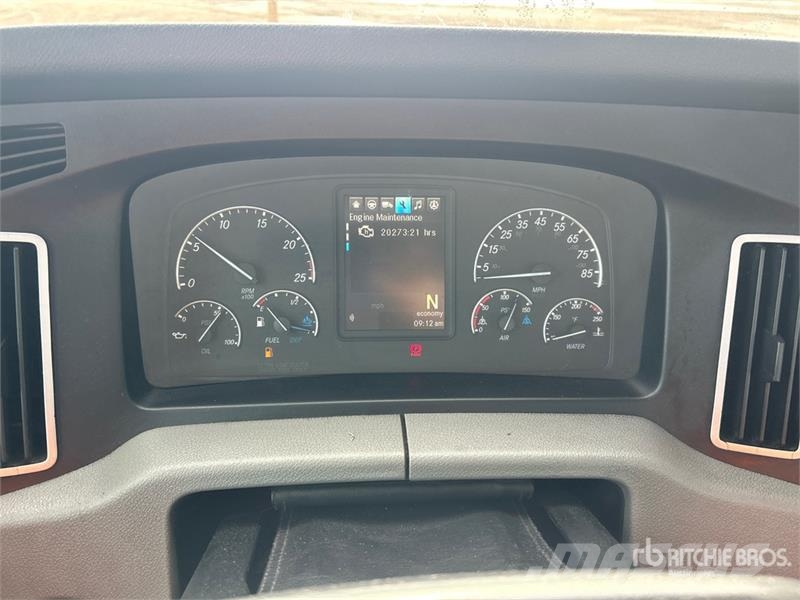 Freightliner Cascadia 116 Trekkers