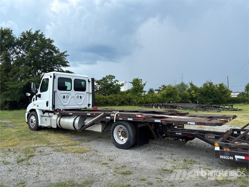 Freightliner Cascadia 113 Camiones portacoches