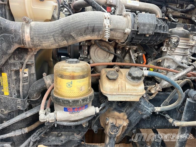 Freightliner Cascadia 125 6x4 T/A Sleeper Truck Tractor Sadulveokid