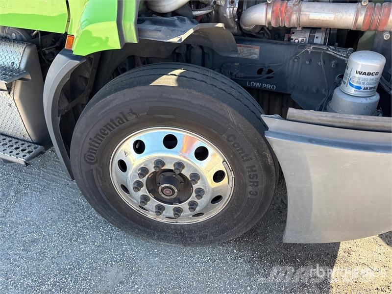 Freightliner Cascadia 116 Trekkers