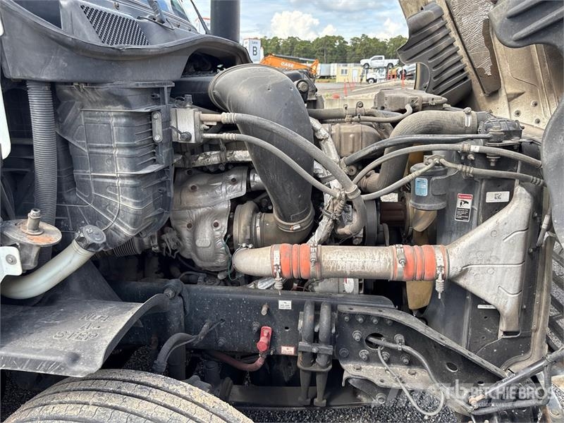 Freightliner Cascadia 125 6x4 T/A Sleeper Truck Tractor Naudoti vilkikai