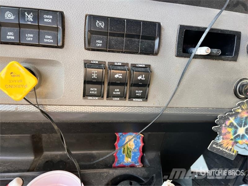 Freightliner Cascadia 126 6x4 T/A Sleeper Truck Tractor Tracteur routier