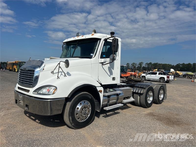Freightliner CL120 Vlačilci