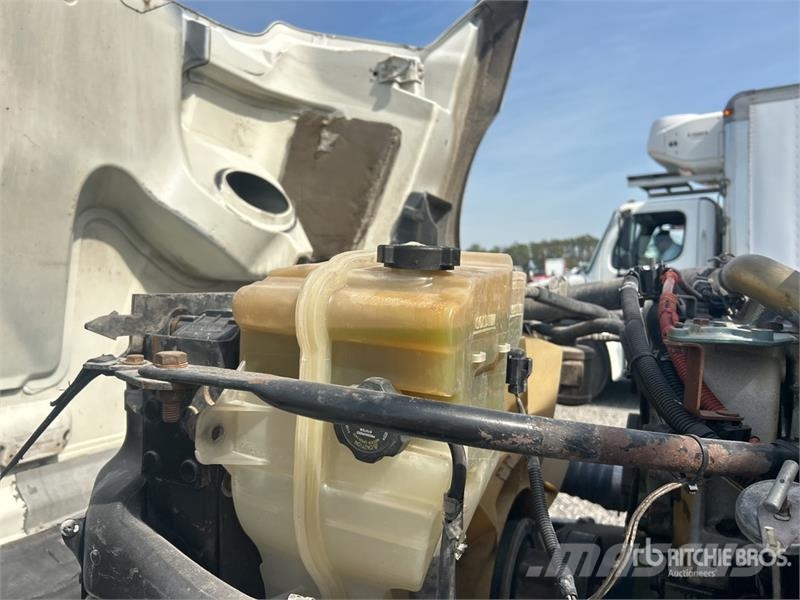 Freightliner Columbia 120 6x4 T/A Sleeper Truck Tractor Tracteur routier