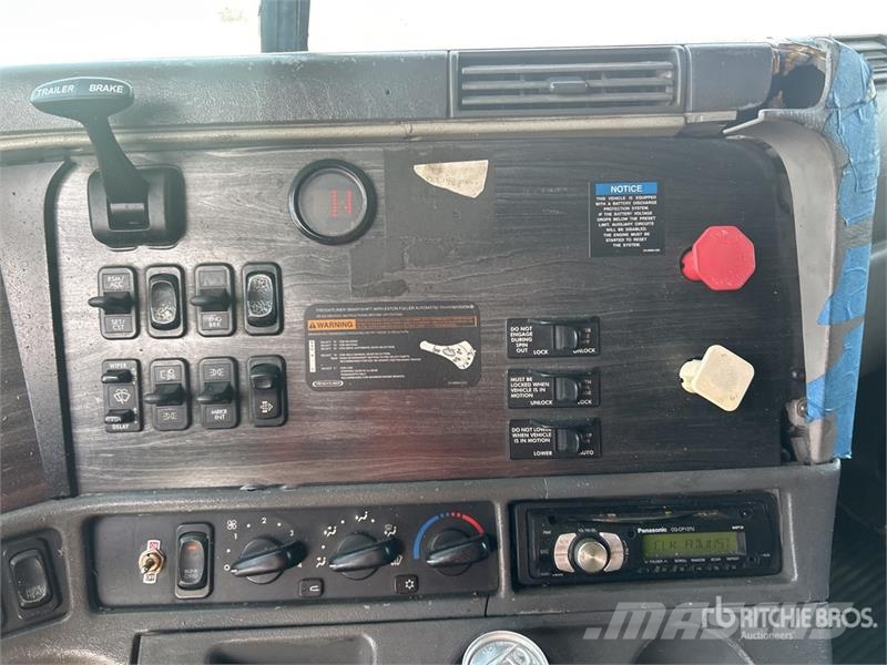 Freightliner Columbia 120 6x4 T/A Sleeper Truck Tractor Tracteur routier