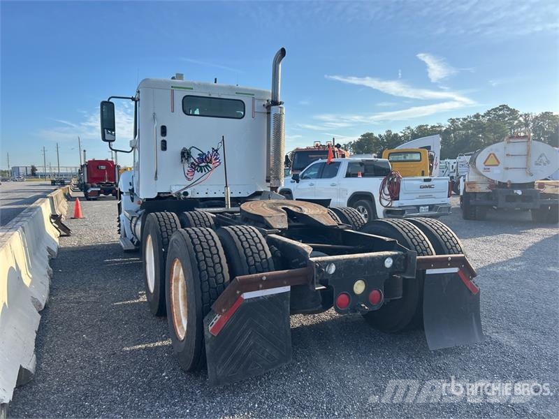 Freightliner Columbia 120 6x4 T/A Sleeper Truck Tractor Tractor Units