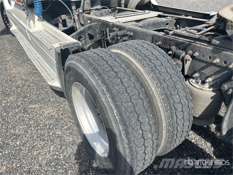 Freightliner Columbia 120 6x4 T/A Sleeper Truck Tractor Tracteur routier