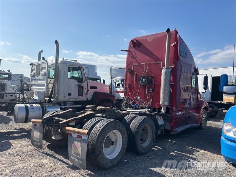 Freightliner Columbia 120 6x4 T/A Sleeper Truck Tractor (Inoper Cabezas tractoras