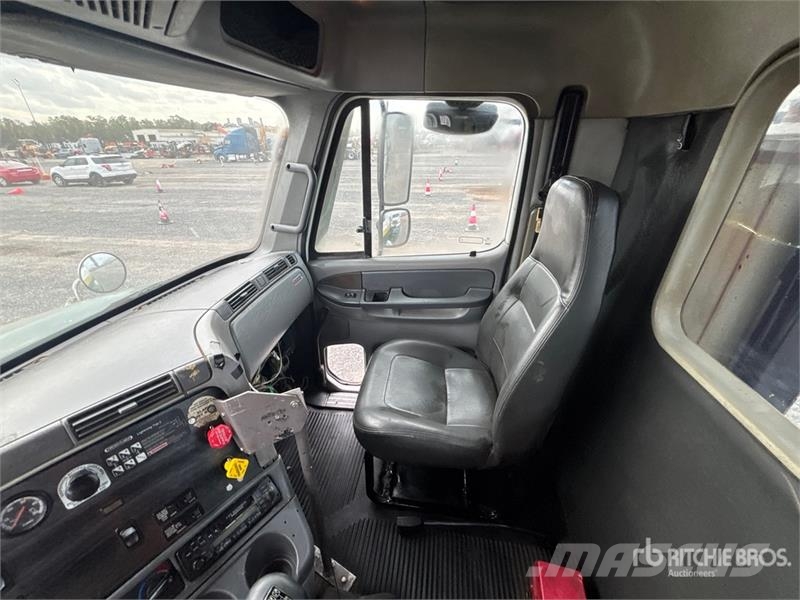 Freightliner Columbia 112 Nyergesvontatók