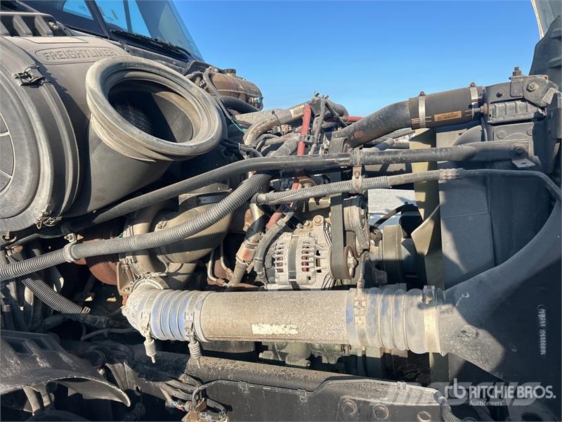Freightliner Columbia 120 6x4 T/A Sleeper Truck Tractor Tractor Units