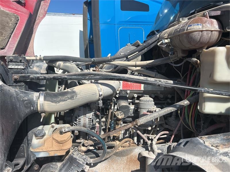 Freightliner Columbia 120 6x4 T/A Sleeper Truck Tractor (Inoper Cabezas tractoras