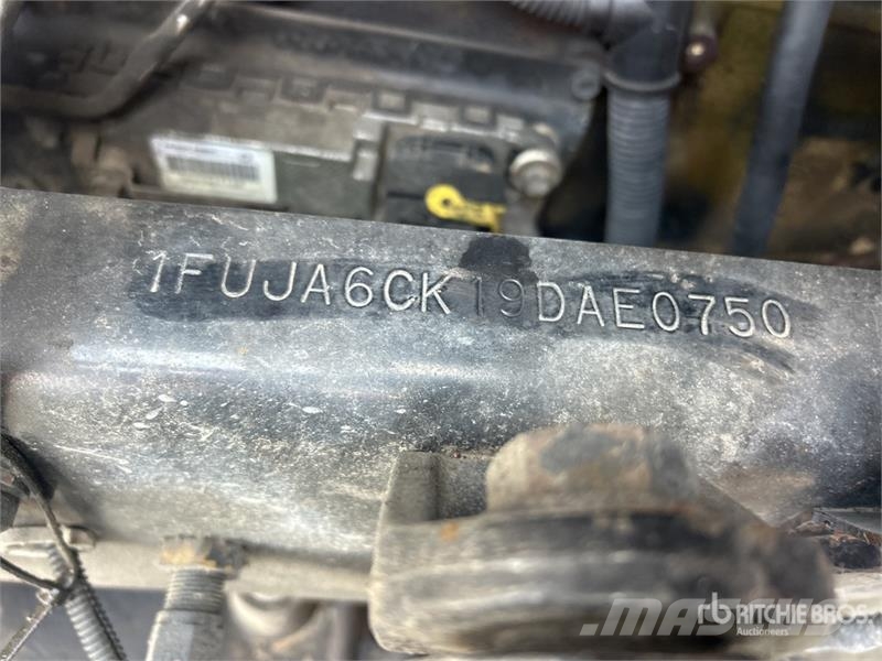 Freightliner Columbia 120 6x4 T/A Sleeper Truck Tractor Tracteur routier