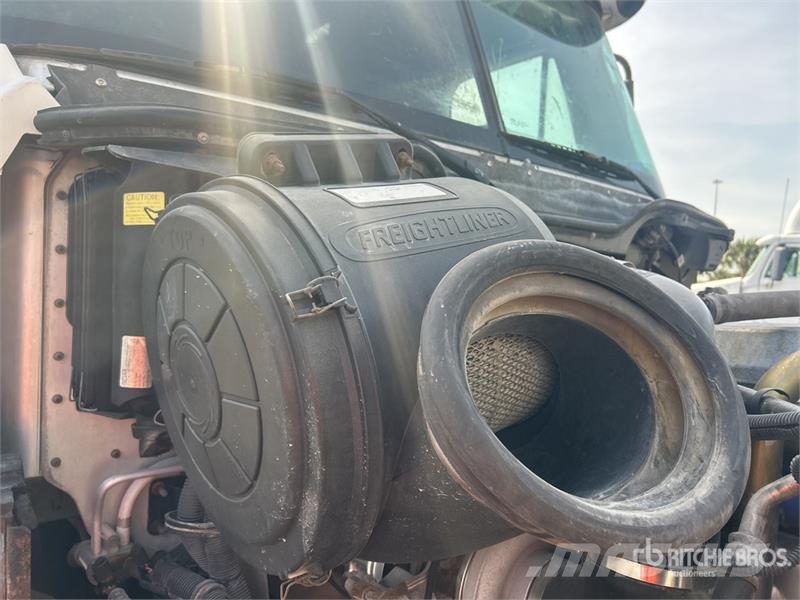 Freightliner Columbia 120 6x4 T/A Sleeper Truck Tractor Tracteur routier