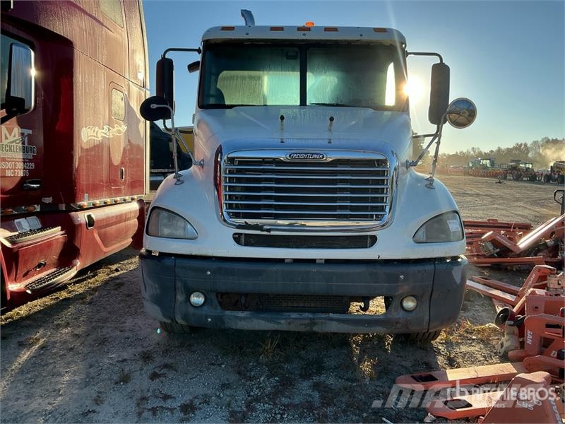 Freightliner Columbia 112 Vilcēji