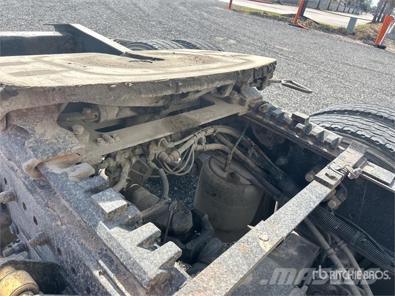 Freightliner Columbia 120 6x4 T/A Sleeper Truck Tractor Tracteur routier