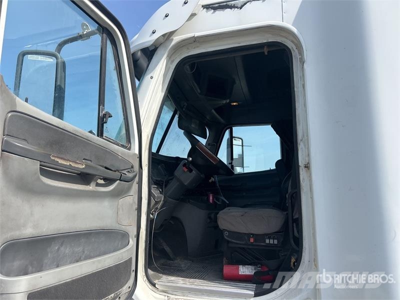 Freightliner Columbia 120 6x4 T/A Sleeper Truck Tractor Tracteur routier