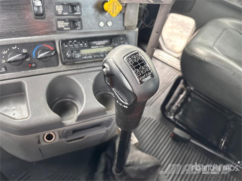 Freightliner Columbia 112 Nyergesvontatók