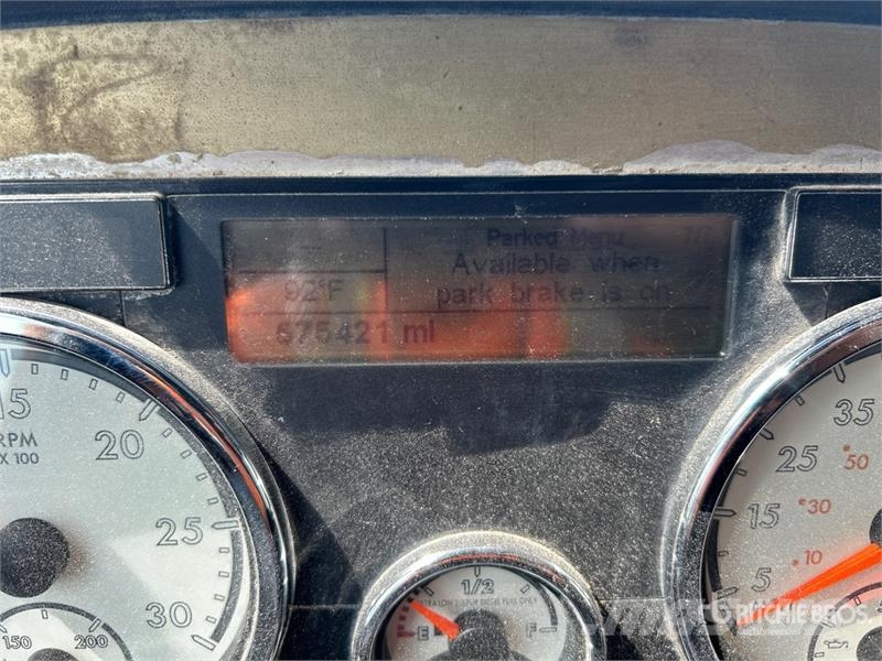 Freightliner Coronado 122SD 中古トラクターヘッド | トレーラーヘッド