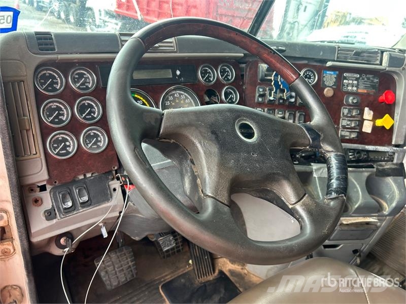 Freightliner Coronado 132 T/A Sleeper Truck Tractor 中古トラクターヘッド | トレーラーヘッド